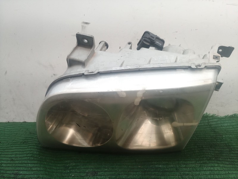 Recambio de faro derecho para hyundai trajet (fo) 2.0 gls referencia OEM IAM   