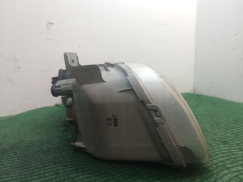 Recambio de faro derecho para hyundai trajet (fo) 2.0 gls referencia OEM IAM   