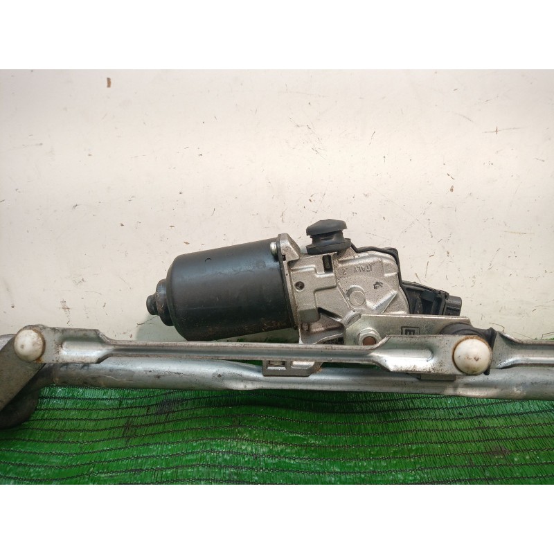 Recambio de motor limpia delantero para toyota avensis (_t25_) 2.2 d-4d (adt251_) referencia OEM IAM   