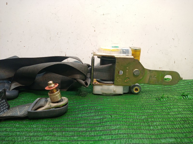 Recambio de cinturon seguridad delantero derecho para hyundai trajet (fo) 2.0 gls referencia OEM IAM   