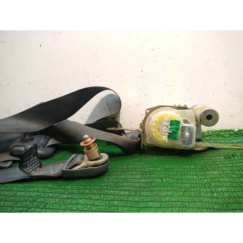 Recambio de cinturon seguridad delantero derecho para hyundai trajet (fo) 2.0 gls referencia OEM IAM   