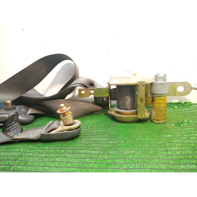 Recambio de cinturon seguridad delantero derecho para hyundai trajet (fo) 2.0 gls referencia OEM IAM   