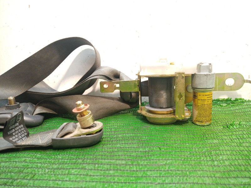 Recambio de cinturon seguridad delantero derecho para hyundai trajet (fo) 2.0 gls referencia OEM IAM   