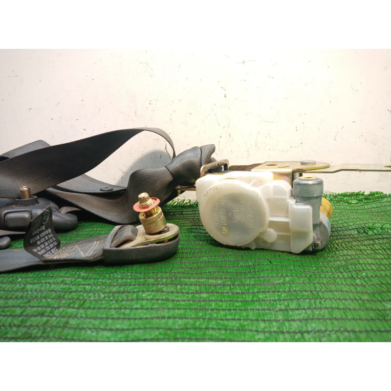 Recambio de cinturon seguridad delantero derecho para hyundai trajet (fo) 2.0 gls referencia OEM IAM   