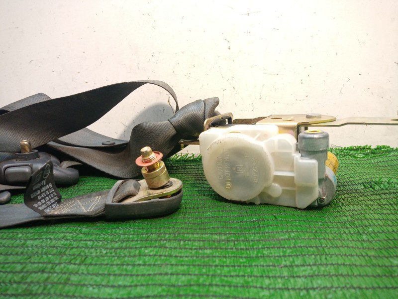 Recambio de cinturon seguridad delantero derecho para hyundai trajet (fo) 2.0 gls referencia OEM IAM   