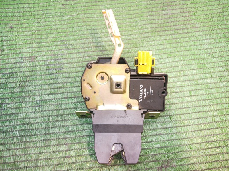 Recambio de cerradura maletero / porton para volvo s70 (874) 2.5 tdi referencia OEM IAM 9152704 9152704 9152704