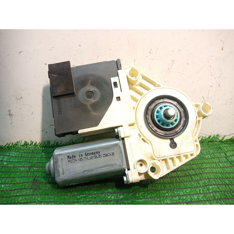 Recambio de motor elevalunas delantero izquierdo para volkswagen passat berlina (3c2) advance referencia OEM IAM F005S00294 F005
