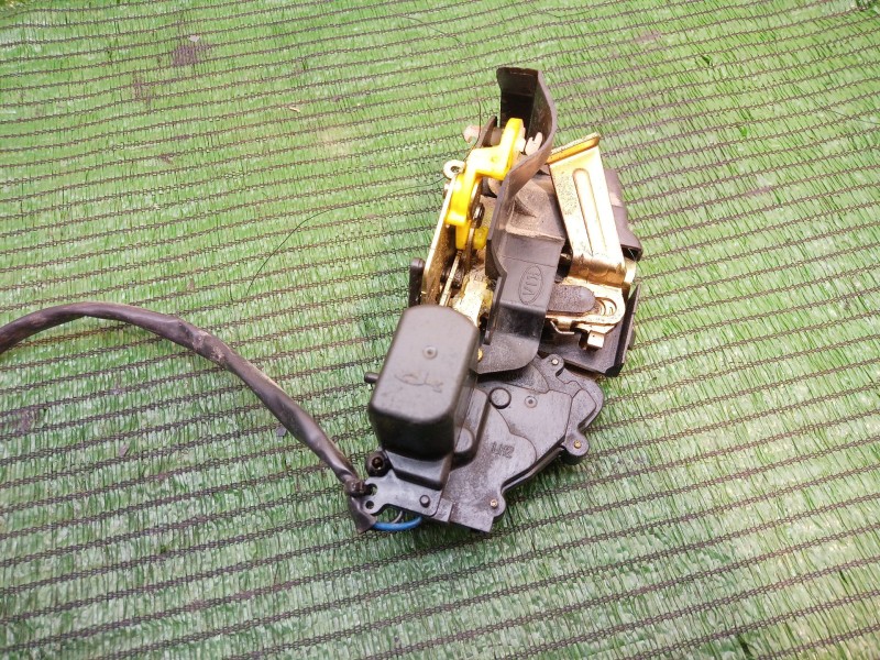 Recambio de cerradura puerta delantera izquierda para kia carens referencia OEM IAM   