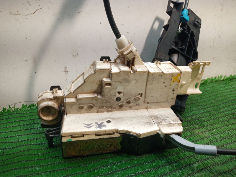 Recambio de cerradura puerta trasera derecha para citroën c4 berlina referencia OEM IAM   