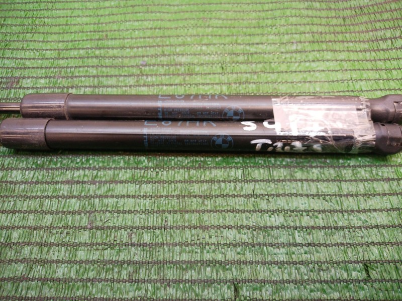 Recambio de amortiguadores maletero / porton para bmw 1 (e87) 116 i referencia OEM IAM 51247060622 51247060622 51247060622