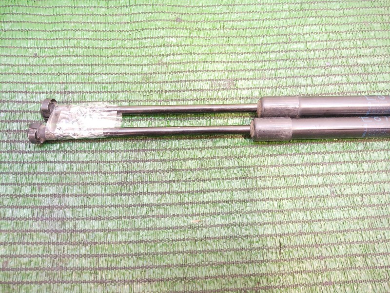 Recambio de amortiguadores maletero / porton para bmw 1 (e87) 116 i referencia OEM IAM 51247060622 51247060622 51247060622