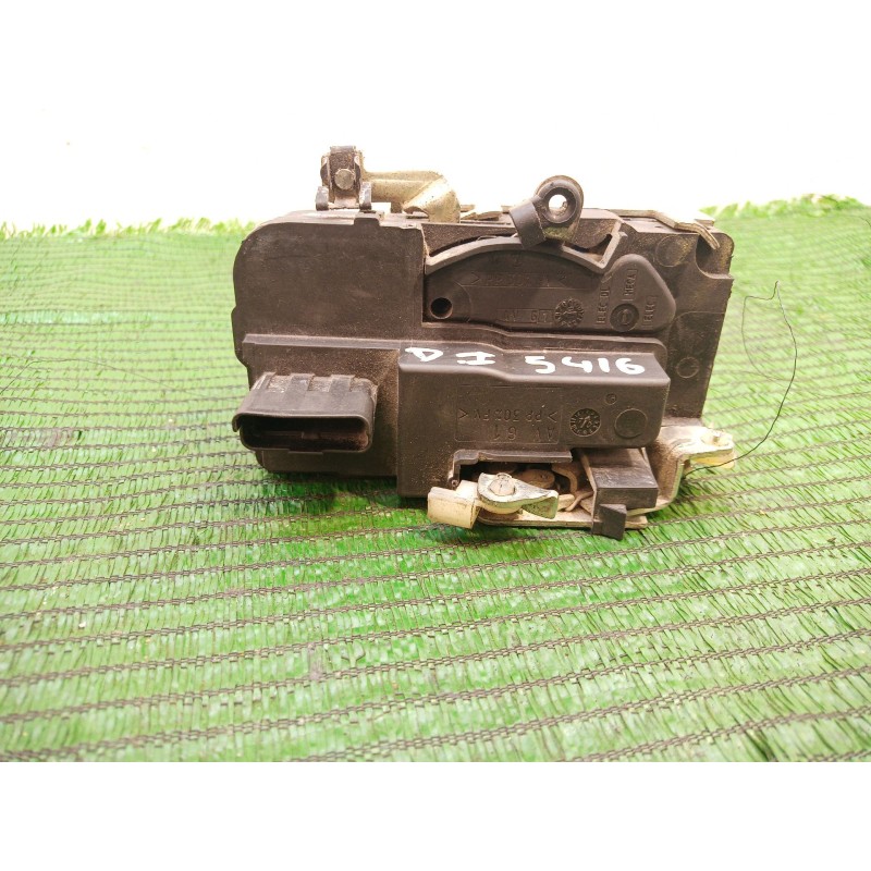 Recambio de cerradura puerta delantera izquierda para peugeot partner caja/chasis 1.6 hdi referencia OEM IAM SINREF SIN REF SIN 