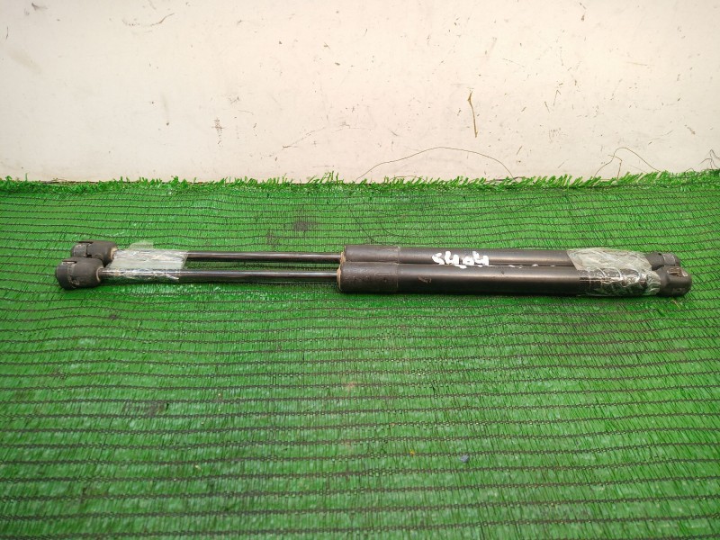 Recambio de amortiguadores maletero / porton para kia cee´d referencia OEM IAM   