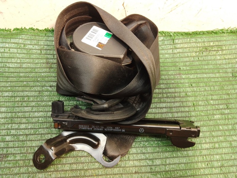 Recambio de cinturon seguridad delantero derecho para volkswagen golf plus (5m1) bluemotion edition referencia OEM IAM 604990300