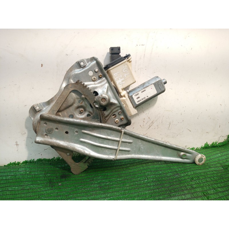 Recambio de mando elevalunas trasero derecho para toyota corolla (e12) 1.4 d-4d luna compact referencia OEM IAM 992045100 992045