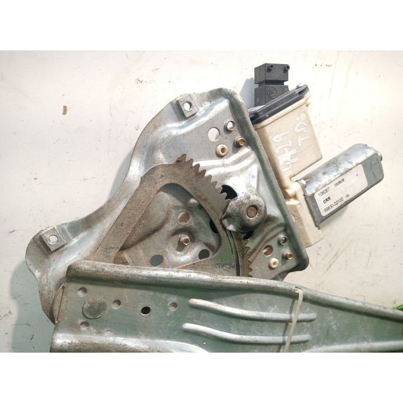 Recambio de mando elevalunas trasero derecho para toyota corolla (e12) 1.4 d-4d luna compact referencia OEM IAM 992045100 992045