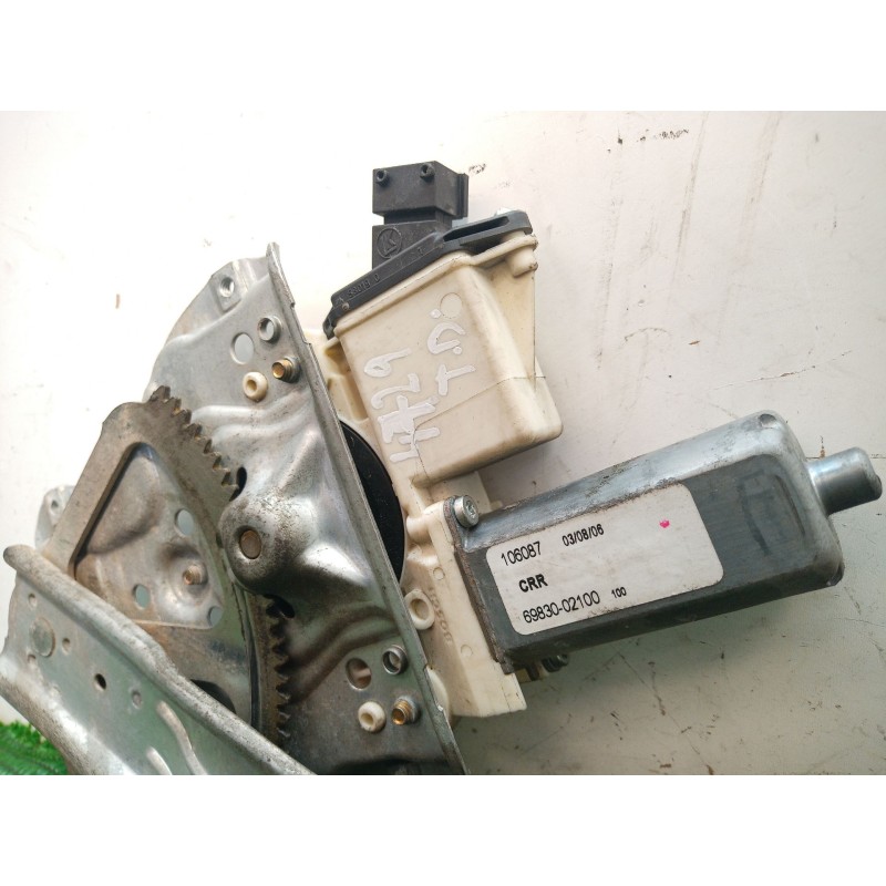 Recambio de mando elevalunas trasero derecho para toyota corolla (e12) 1.4 d-4d luna compact referencia OEM IAM 992045100 992045