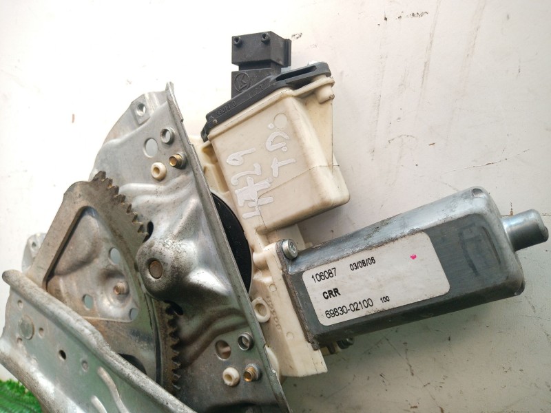 Recambio de mando elevalunas trasero derecho para toyota corolla (e12) 1.4 d-4d luna compact referencia OEM IAM 992045100 992045