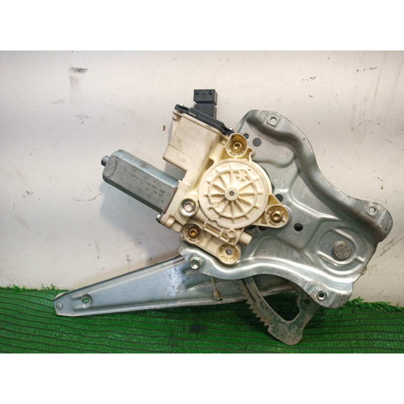 Recambio de mando elevalunas trasero derecho para toyota corolla (e12) 1.4 d-4d luna compact referencia OEM IAM 992045100 992045