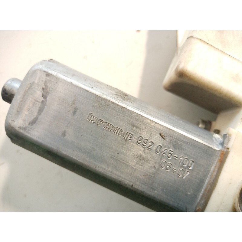 Recambio de mando elevalunas trasero derecho para toyota corolla (e12) 1.4 d-4d luna compact referencia OEM IAM 992045100 992045