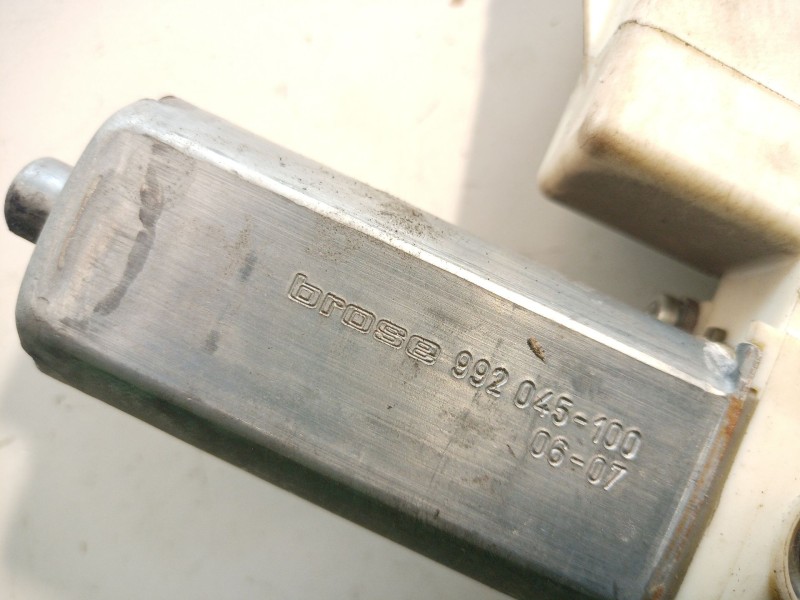 Recambio de mando elevalunas trasero derecho para toyota corolla (e12) 1.4 d-4d luna compact referencia OEM IAM 992045100 992045