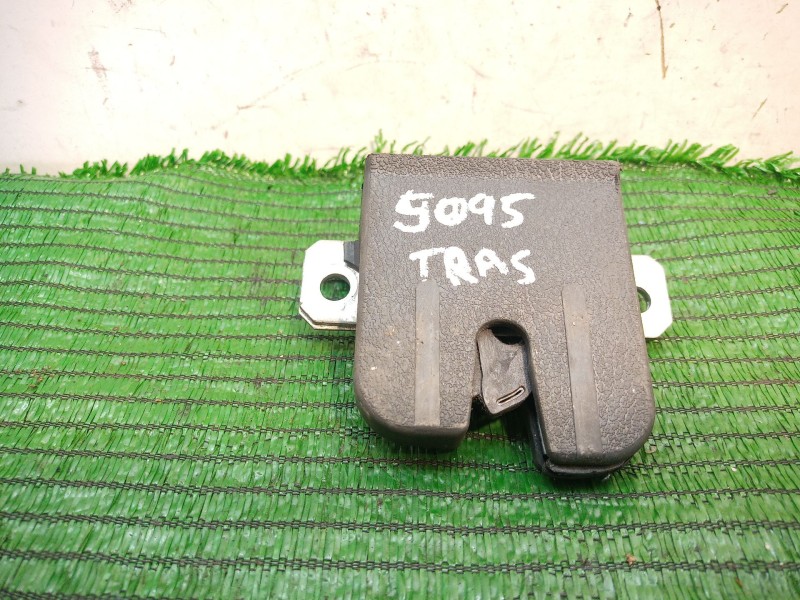 Recambio de cerradura maletero / porton para volkswagen polo (9n3) 1.4 tdi referencia OEM IAM 6Q6827505 6Q6827505 6Q6827505