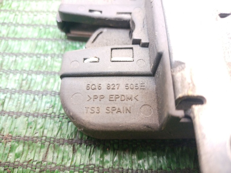 Recambio de cerradura maletero / porton para volkswagen polo (9n3) 1.4 tdi referencia OEM IAM 6Q6827505 6Q6827505 6Q6827505