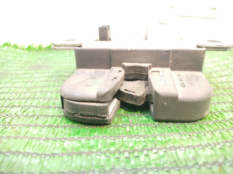 Recambio de cerradura maletero / porton para volkswagen polo (9n3) 1.4 tdi referencia OEM IAM 6Q6827505 6Q6827505 6Q6827505