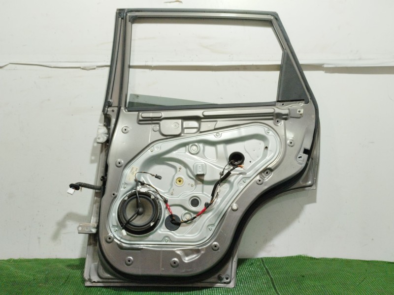 Recambio de puerta trasera derecha para kia sorento ii (xm) 2.4 cvvt referencia OEM IAM   