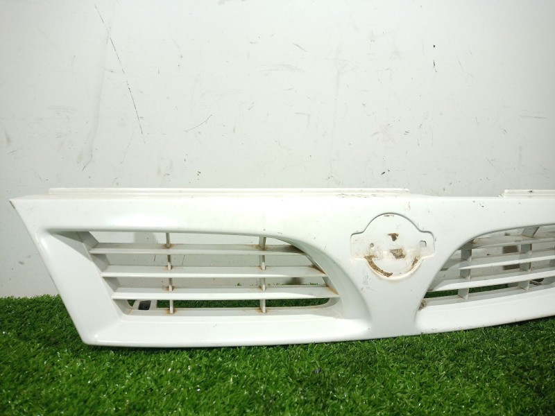 Recambio de rejilla delantera para nissan almera i (n15) 1.6 referencia OEM IAM   