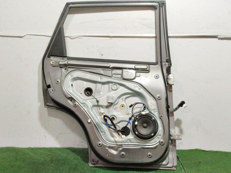 Recambio de puerta trasera izquierda para kia sorento ii (xm) 2.4 cvvt referencia OEM IAM   
