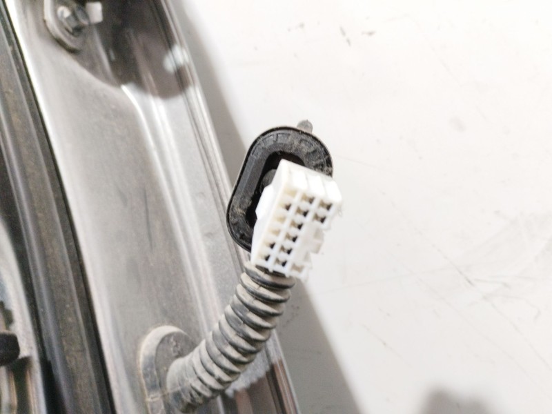 Recambio de puerta trasera izquierda para kia sorento ii (xm) 2.4 cvvt referencia OEM IAM   