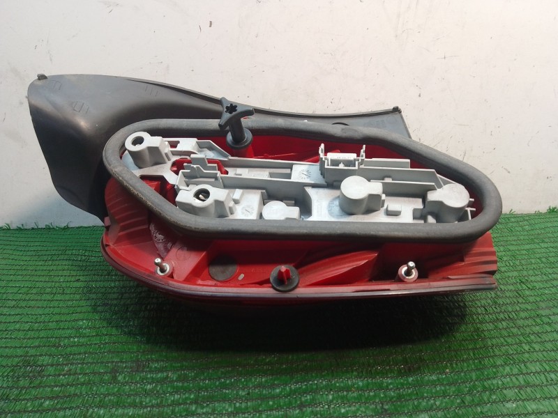 Recambio de piloto trasero derecho para renault modus 1.5 dci diesel referencia OEM IAM 8200538785 8200538785 8200538785