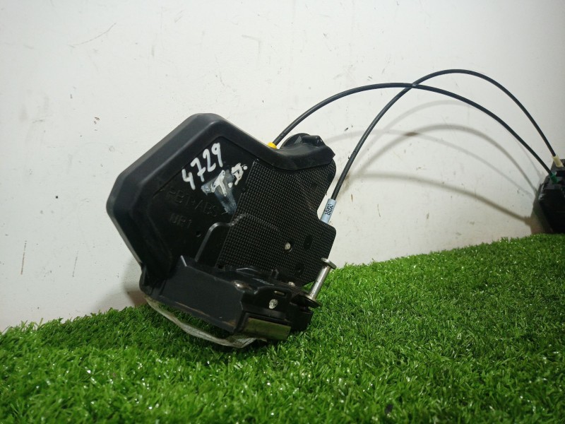 Recambio de cerradura puerta trasera derecha para toyota corolla (e12) 1.4 d-4d luna compact referencia OEM IAM   