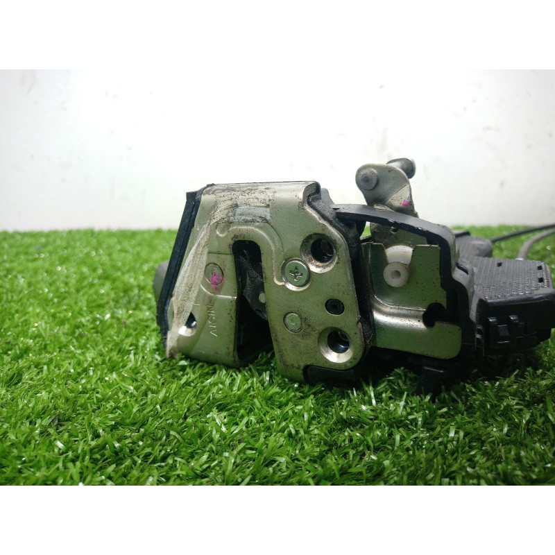 Recambio de cerradura puerta trasera derecha para toyota corolla (e12) 1.4 d-4d luna compact referencia OEM IAM   