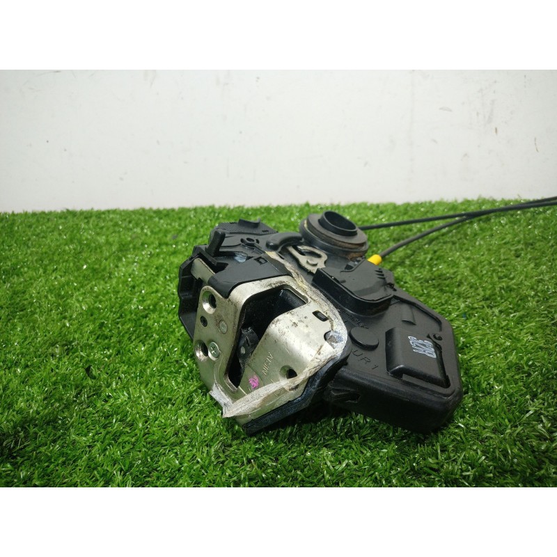 Recambio de cerradura puerta trasera derecha para toyota corolla (e12) 1.4 d-4d luna compact referencia OEM IAM   