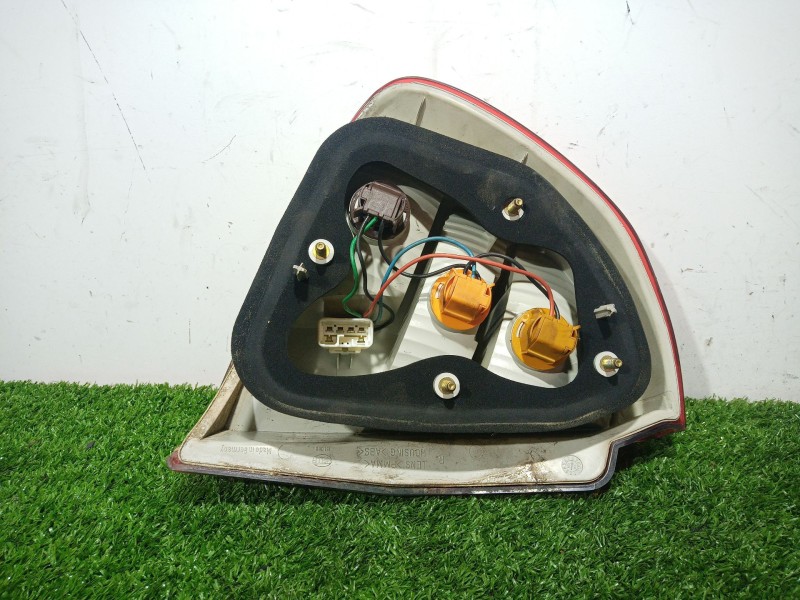 Recambio de piloto trasero derecho para mitsubishi carisma (da_) 1.6 (da1a) referencia OEM IAM   