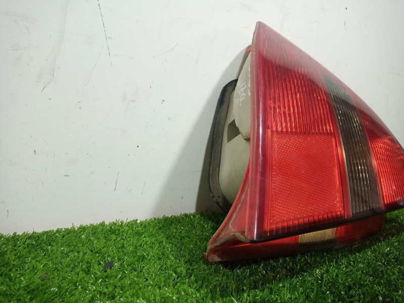 Recambio de piloto trasero izquierdo para mitsubishi carisma (da_) 1.6 (da1a) referencia OEM IAM   