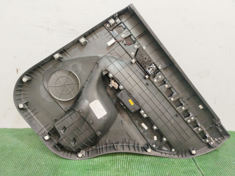 Recambio de guarnecido puerta trasera izquierda para kia sorento ii (xm) 2.4 cvvt referencia OEM IAM   