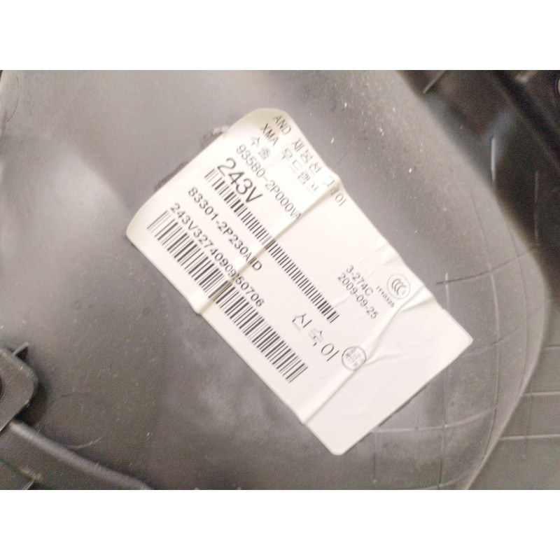 Recambio de guarnecido puerta trasera izquierda para kia sorento ii (xm) 2.4 cvvt referencia OEM IAM   