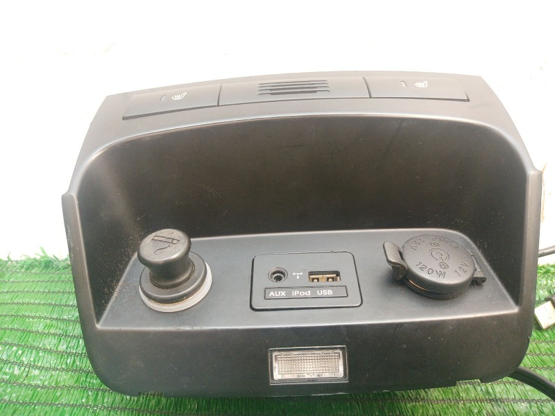 Recambio de moldura para kia sorento ii (xm) 2.4 cvvt referencia OEM IAM 847302P000 847302P000 847302P000