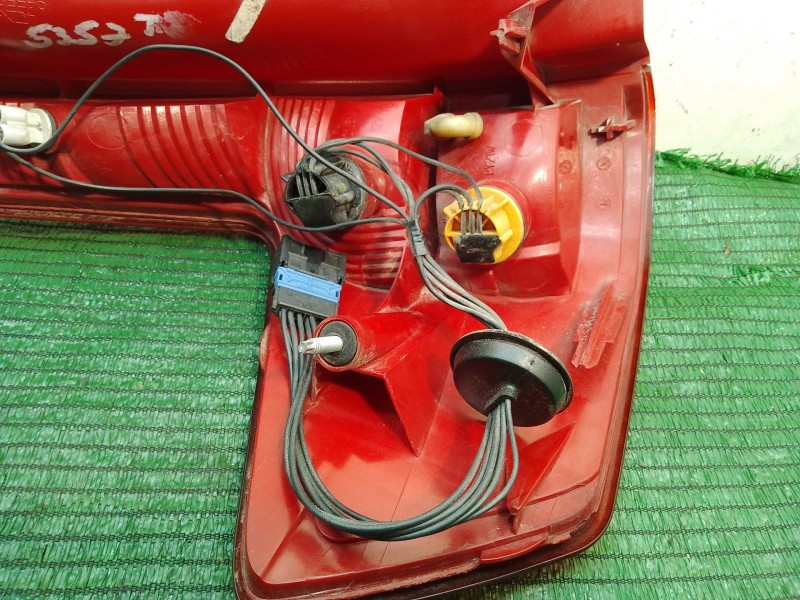 Recambio de piloto trasero derecho para citroën c4 berlina referencia OEM IAM 9655863980 4CZX13404A 79998D