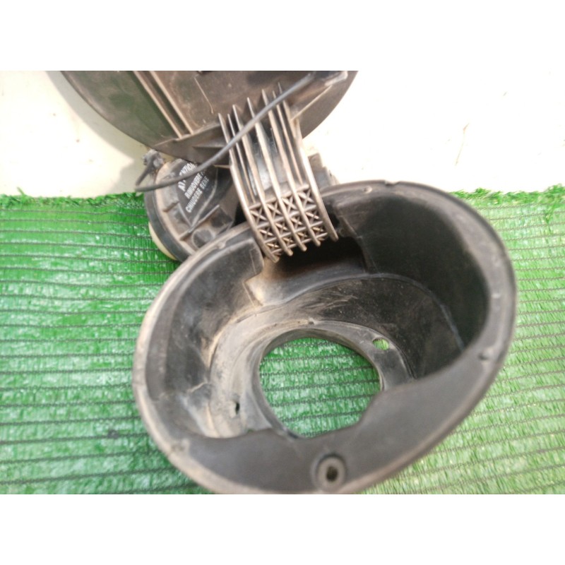 Recambio de tapa exterior combustible para kia sorento ii (xm) 2.4 cvvt referencia OEM IAM 695102P 695102P695102P 695102P