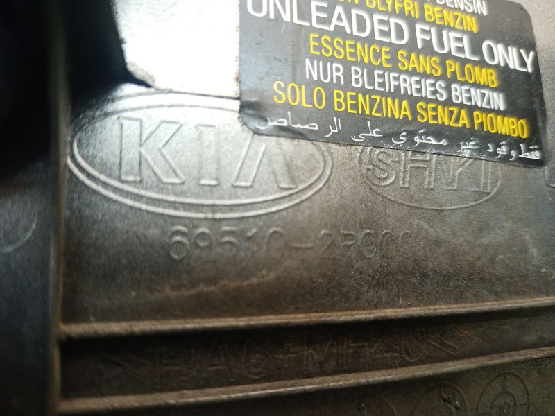 Recambio de tapa exterior combustible para kia sorento ii (xm) 2.4 cvvt referencia OEM IAM 695102P 695102P695102P 695102P