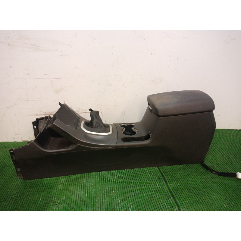 Recambio de consola central trasera para kia sorento ii (xm) 2.4 cvvt referencia OEM IAM 846512P 846512P 846512P