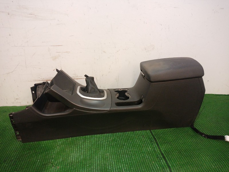 Recambio de consola central trasera para kia sorento ii (xm) 2.4 cvvt referencia OEM IAM 846512P 846512P 846512P