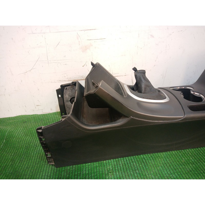 Recambio de consola central trasera para kia sorento ii (xm) 2.4 cvvt referencia OEM IAM 846512P 846512P 846512P