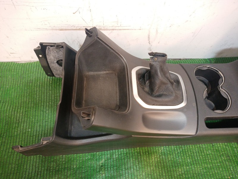 Recambio de consola central trasera para kia sorento ii (xm) 2.4 cvvt referencia OEM IAM 846512P 846512P 846512P