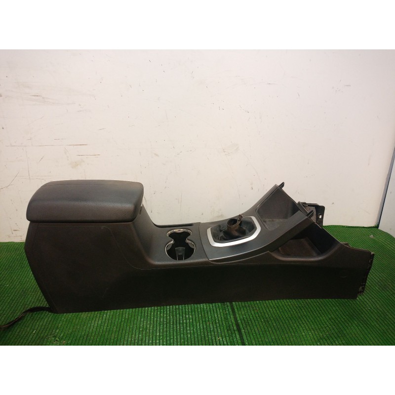Recambio de consola central trasera para kia sorento ii (xm) 2.4 cvvt referencia OEM IAM 846512P 846512P 846512P