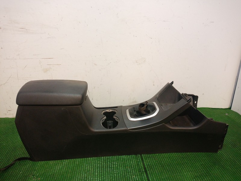 Recambio de consola central trasera para kia sorento ii (xm) 2.4 cvvt referencia OEM IAM 846512P 846512P 846512P